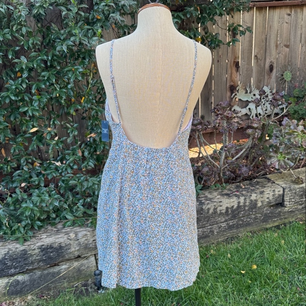Abercrombie & Fitch Open Back Slip Mini
Floral Dress - Picture 7 of 11